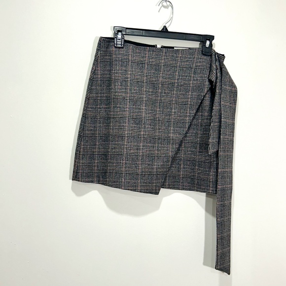 ARITZIA WILFRED FREE Black/Grey Plaid Dorine Mini Skirt with Tie in Size 10 - Picture 1 of 6